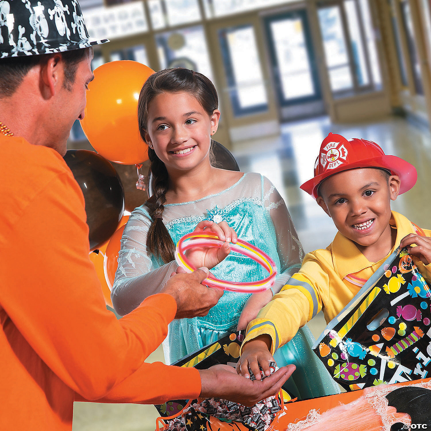 12 1/2" x 17" Bulk Large Sweet Halloween Trick-Or-Treat Plastic Goody Bags - 50 Pc. 7 12 1/2" x 17" Bulk Large Sweet Halloween Trick-Or-Treat Plastic Goody Bags - 50 Pc. - Image 5